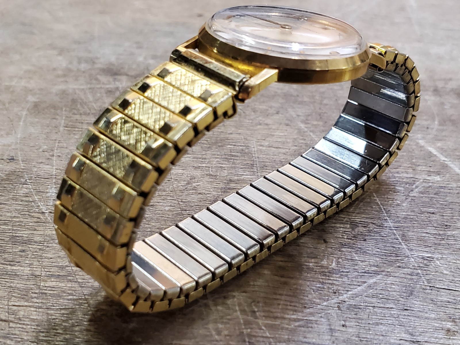 Vintage RADIANT Antimagnetic Manual Wind Dress Watch, 15 Rubis (Jewels) Swiss