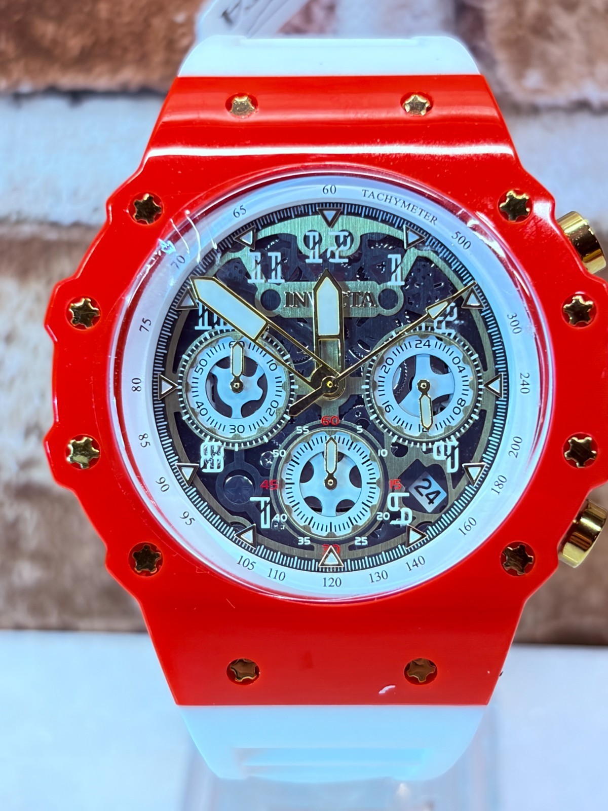 Invicta Racing Vaulthan Men’s Watch 44mm White/Red (69655) – Brand New