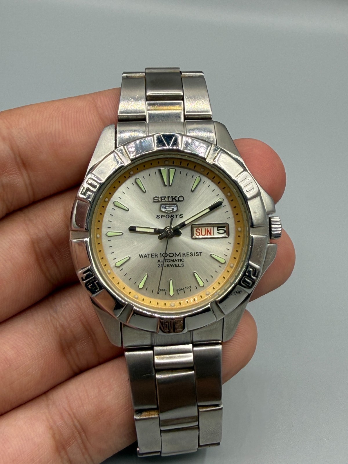 Vintage Seiko 5 Sports Automatic 7s36 Men’s Watch 42 mm Day Date Japan Made