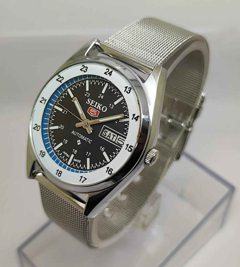 Seiko 5 Vintage Automatic Men’s Watch Silver Japan Made Free Ship 067299