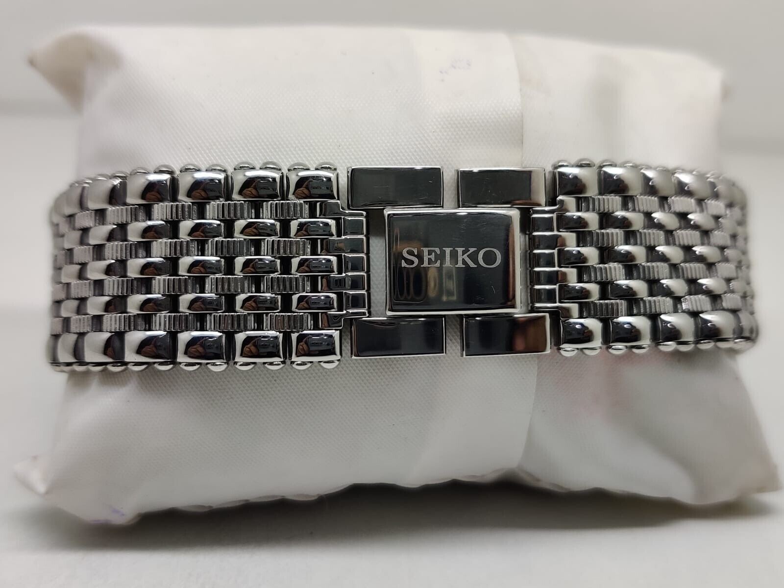 Vintage Seiko Slim Quartz Men’s Wrist Watch – Comes With New Battery, New Band