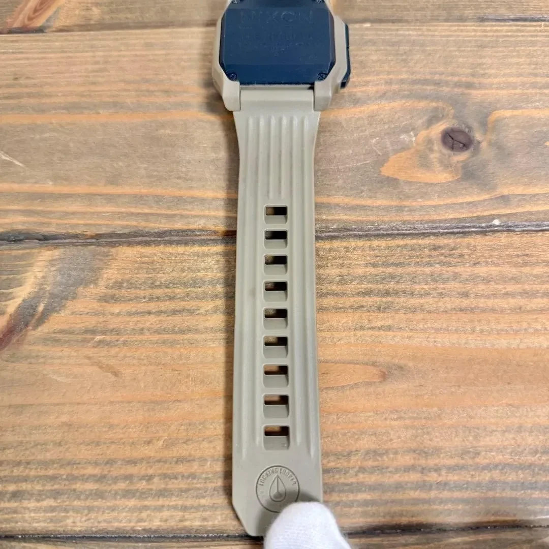 NIXON Regulus Wristwatch Sand Beige 100m Waterproof Time Display Include Case