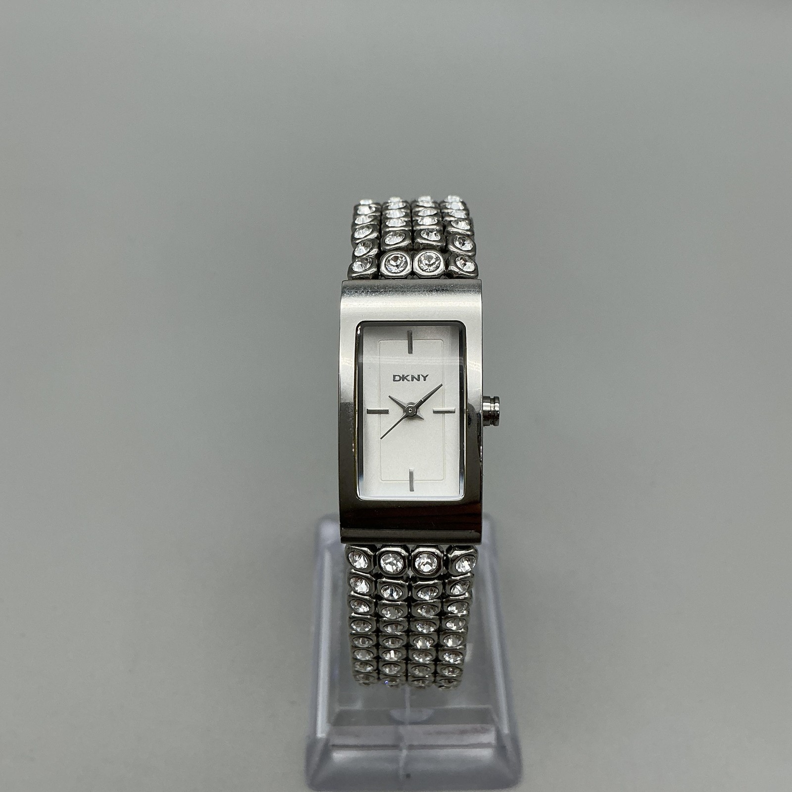 DKNY Womens Watch 16mm White Dial Crystals Silver Tone NY-2008 New Battery 7.5″
