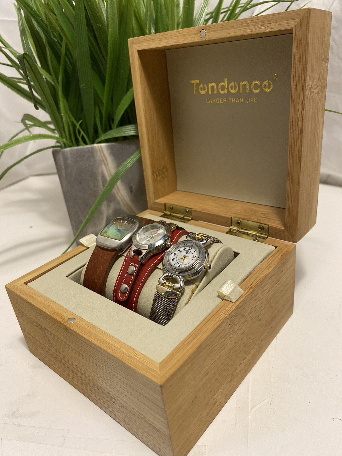 3 watch set, Fossil #es9583, Dickies red leather/silver, and GII watch #v3039set