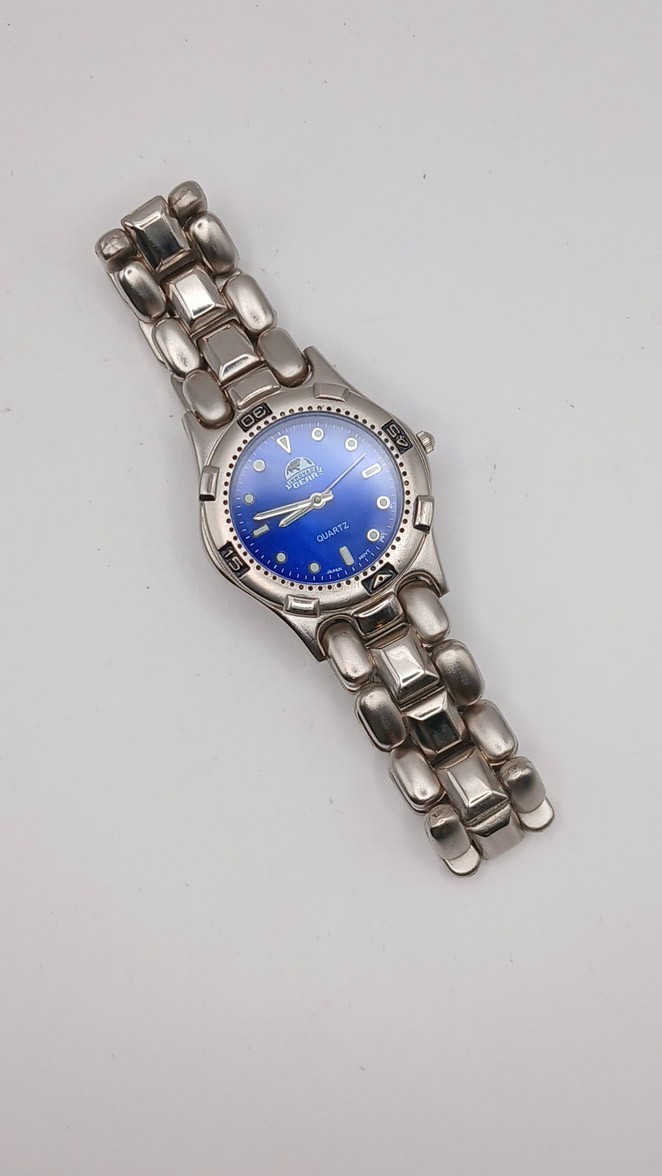 Vintage Innovage Gear Men’s Quartz Dive Style Watch Blue Dial Silver Tone Link