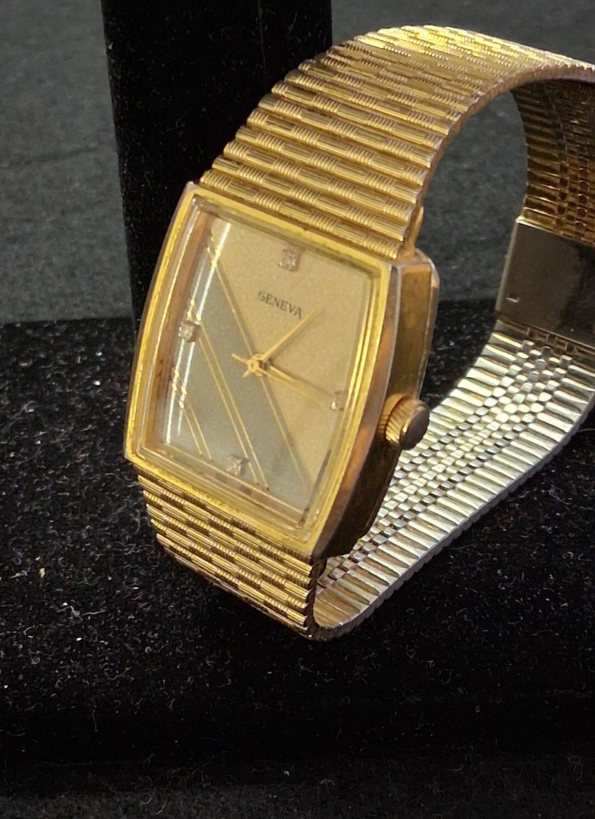 VINTAGE GENEVA RECTANGULAR DRESS WRISTWATCH GEOMETRIC ASYMMETRICAL DIAL WATCH