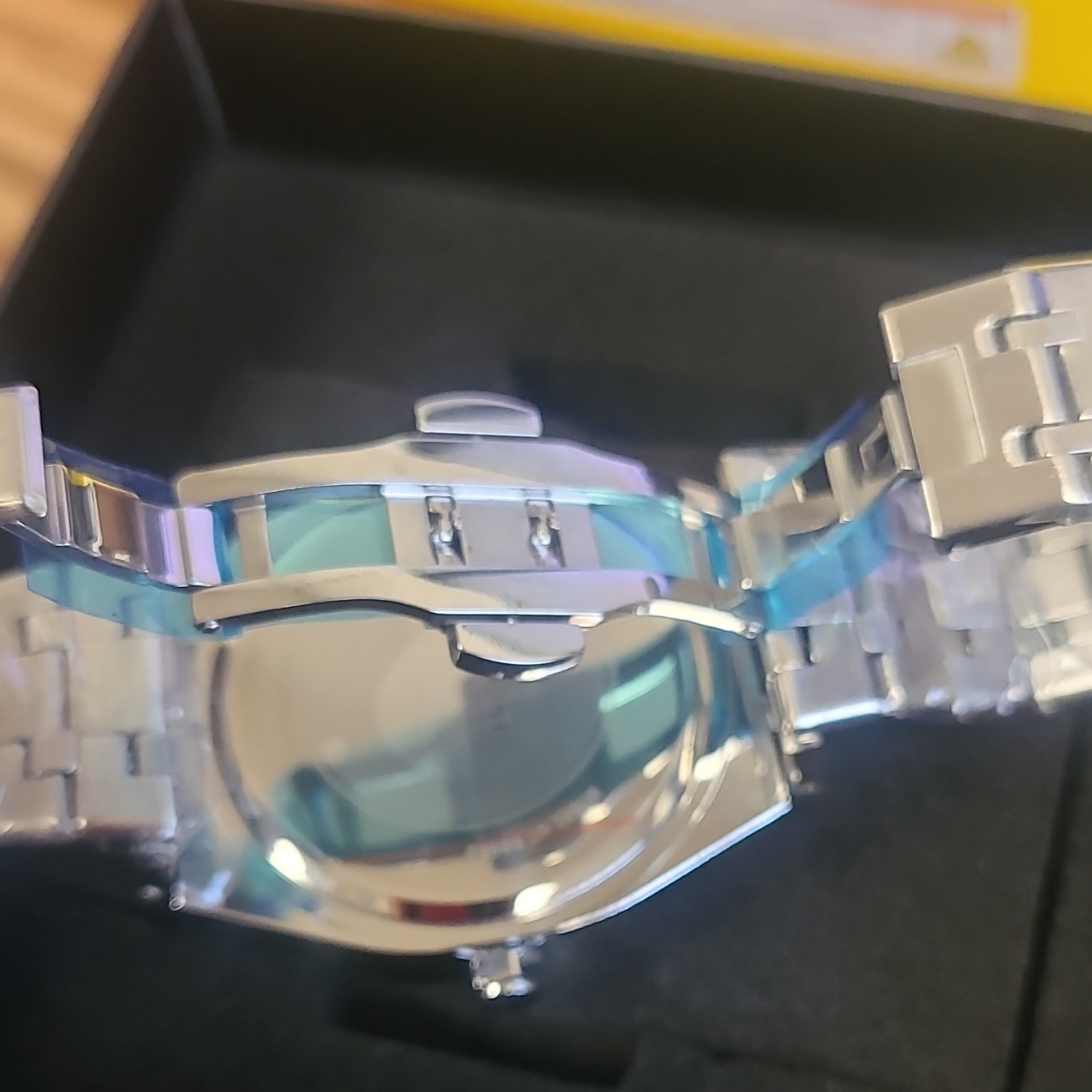 Invicta 69960 Men’s 42mm Green Sunburst Dial SS Bracelet 30m w/ Box