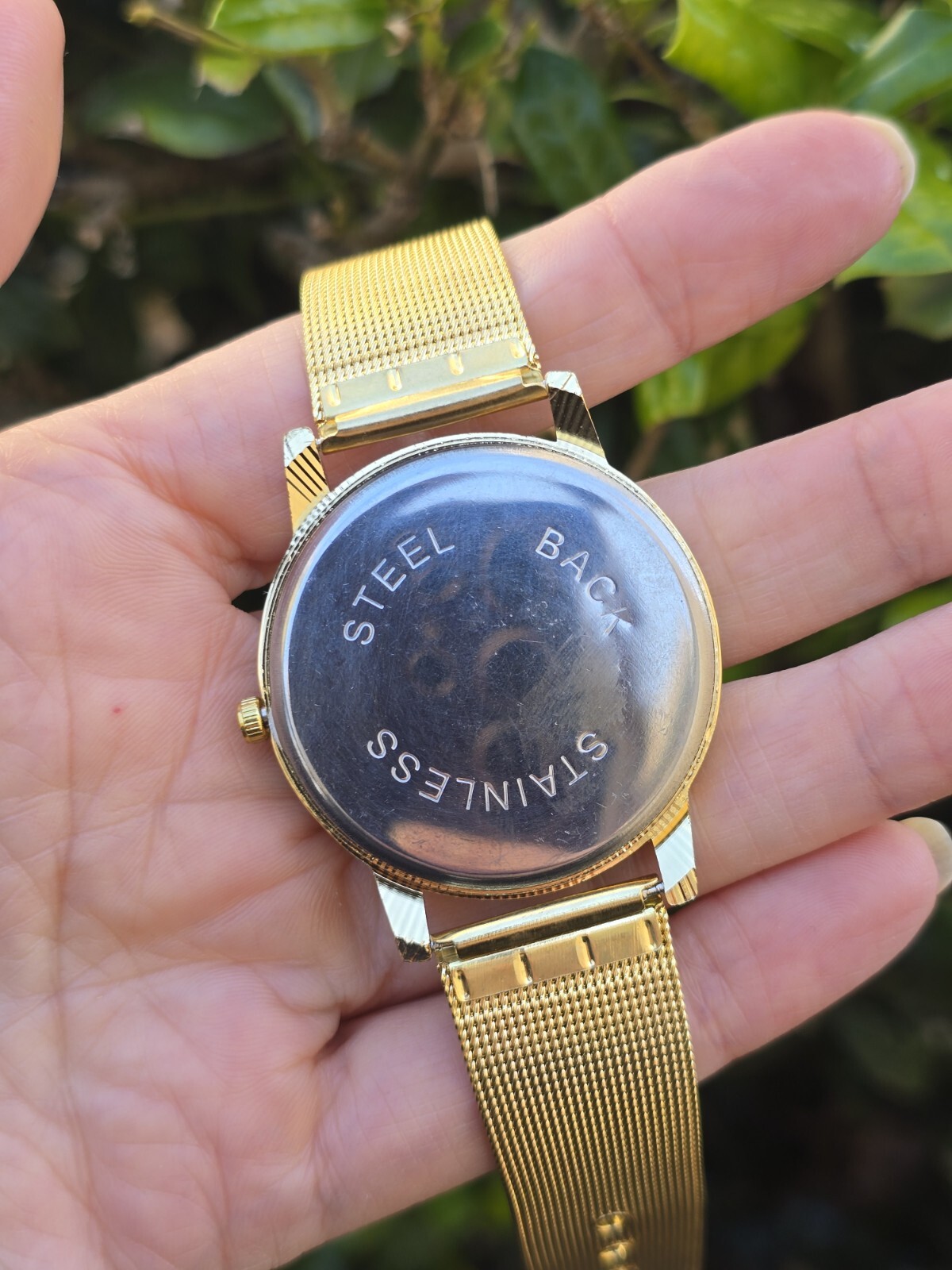 Quartz Gold Tone Mesh Clear Rhinestones Ladies Wrist Watch 7″ Needs Battery