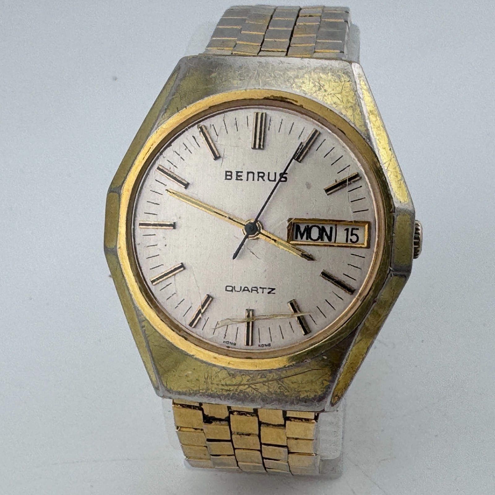 VTG Classic Benrus Quartz Watch Men Gold Tone Day Date Stretch Analog New Batter