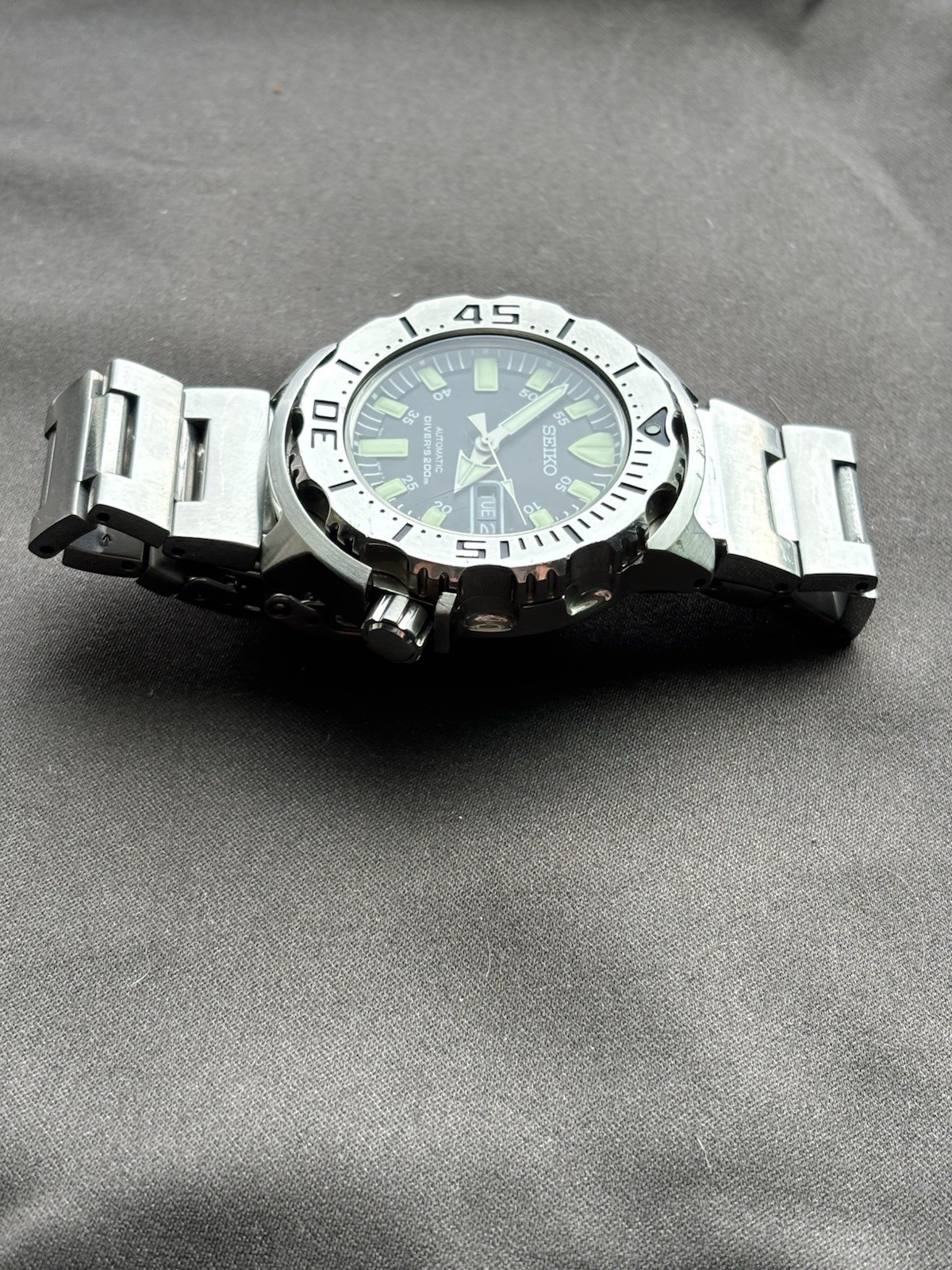 Seiko Black Monster 21J 7S26-0350 Automatic Diver 200m Day/Date Black Dial 42mm