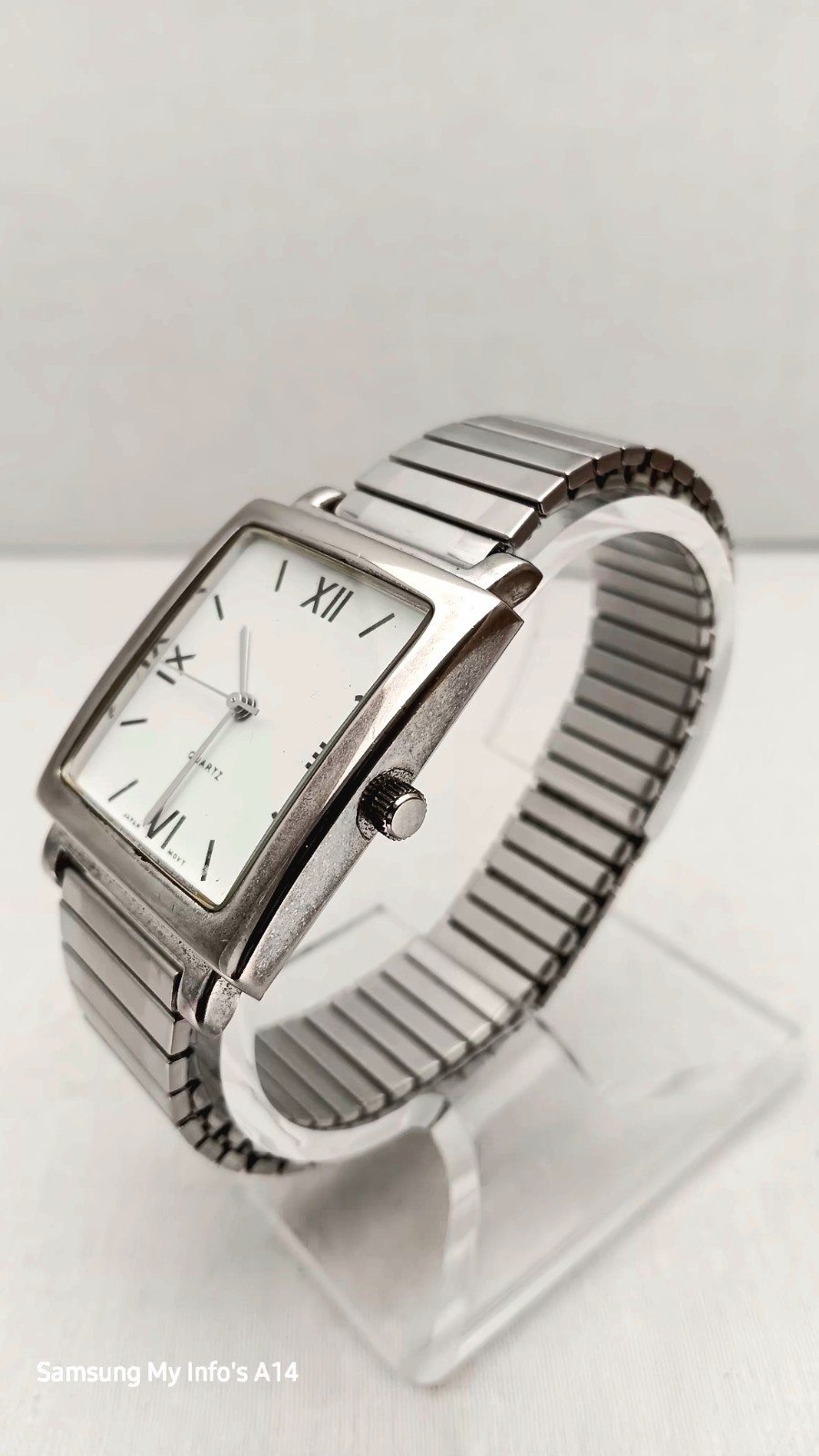 ANNIE KASE quartz watch.33MM. Stainless Steel Stretchable Band. NEW BATTERY.