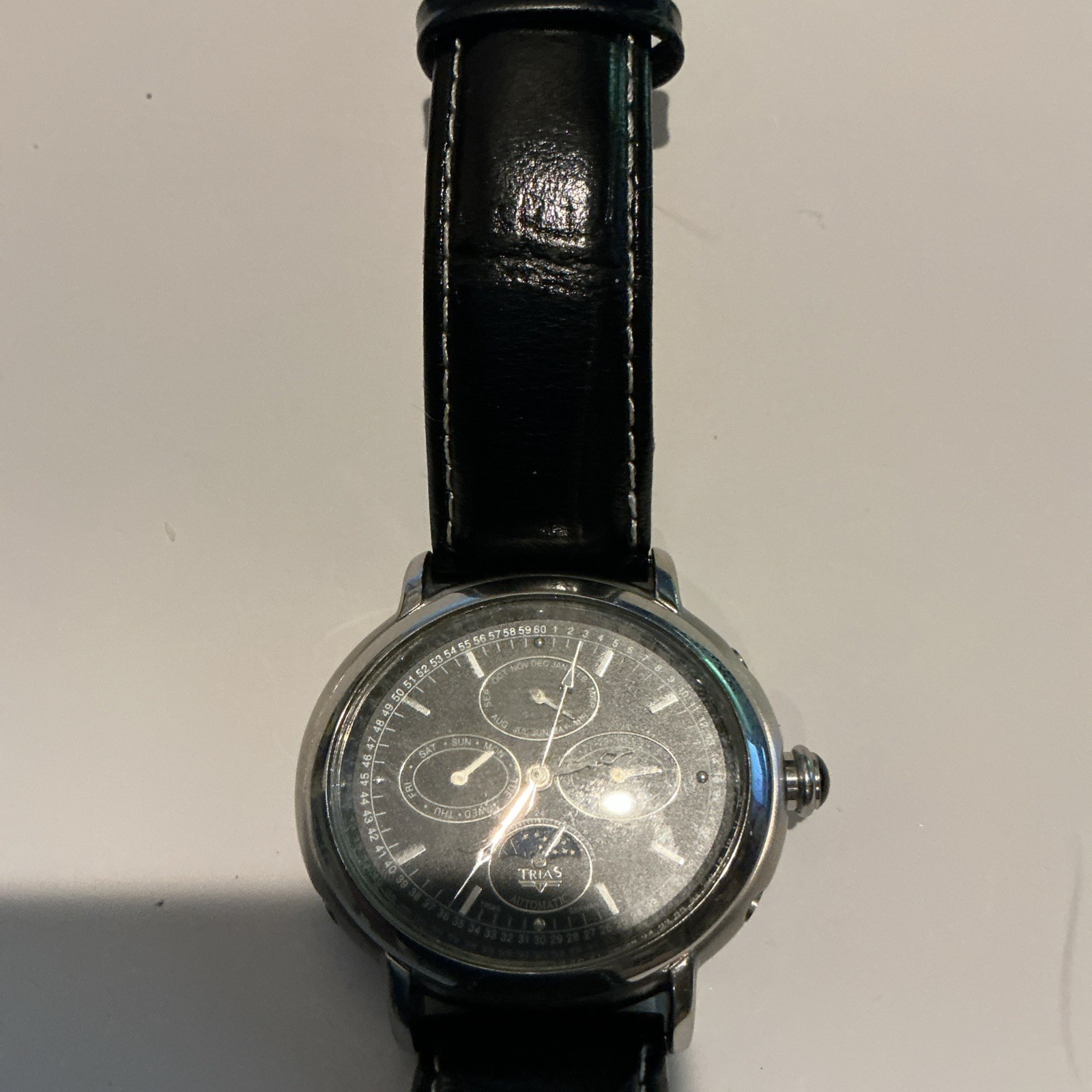 TRIAS GERMANY AUTOMATIC OVAL GLASS WATCH 35 JEWEL