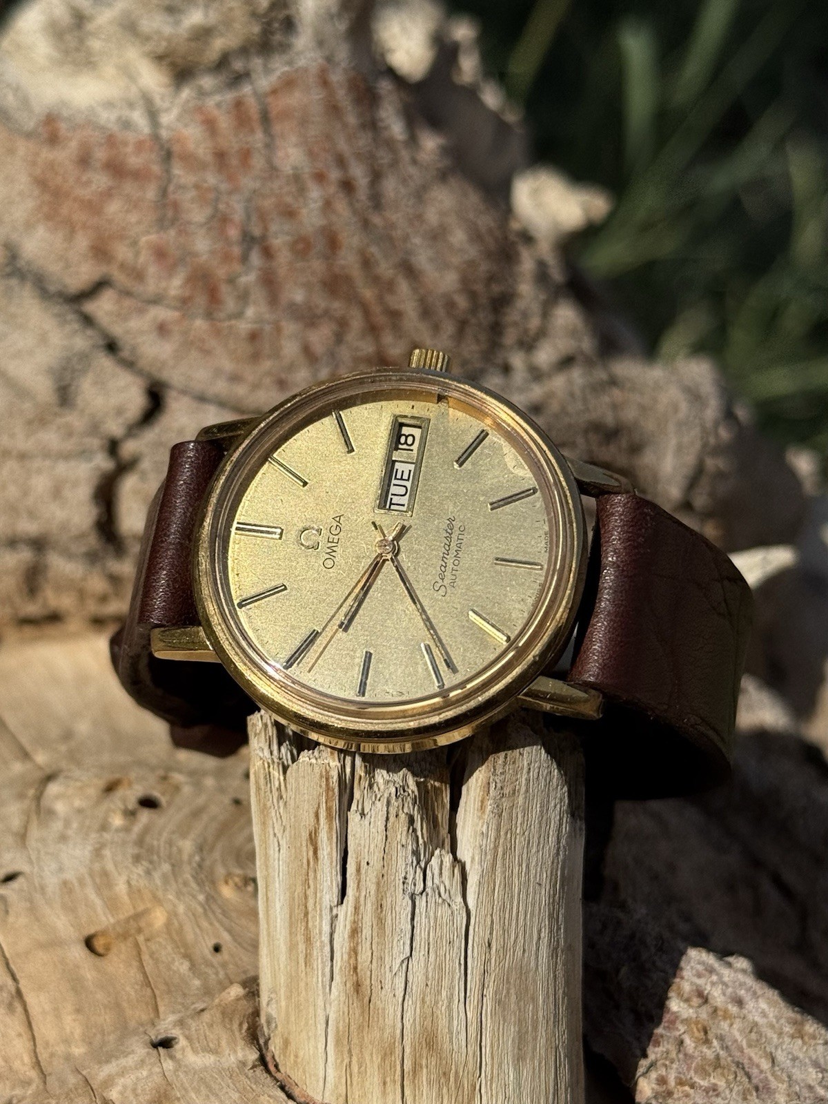 Vintage OMEGA Seamaster Cal.1020 Automatic Gold Dial Day/Date 35mm Men’s