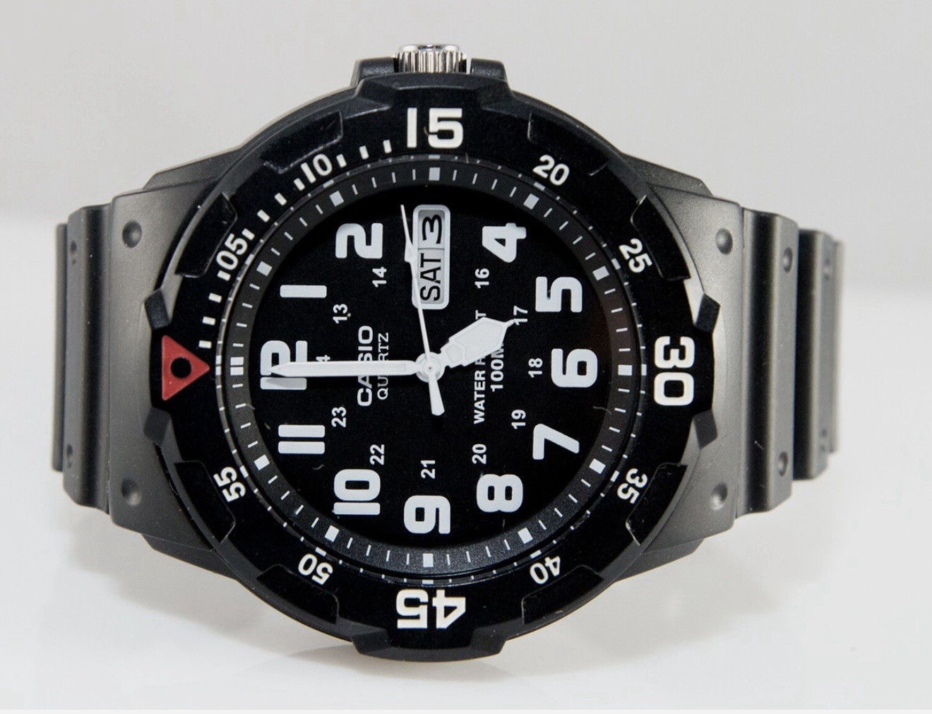 Casio Quartz MRW200H-1BVMen’s Analog Day/Date 100m Sport Watch Black Resin Strap