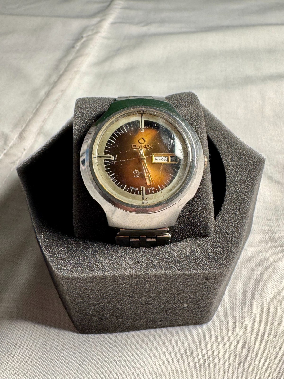 Vintage Omax Crystal 25 Jewels Automatic Swiss Watch Brown Dial Arabic Day Date