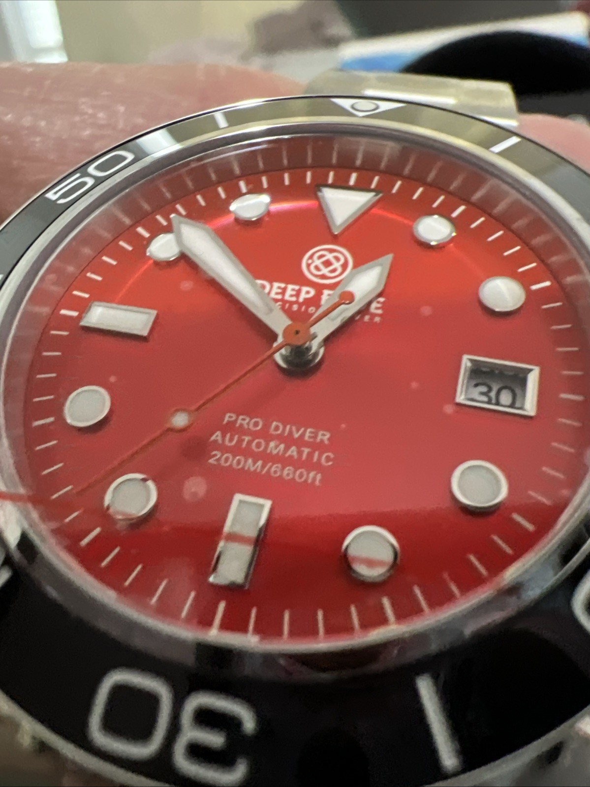 Authentic PRO DIVER 200 RED DIAL😱42.5MM AUTOMATIC🔥DIVE WATCH(BNS🎁)!