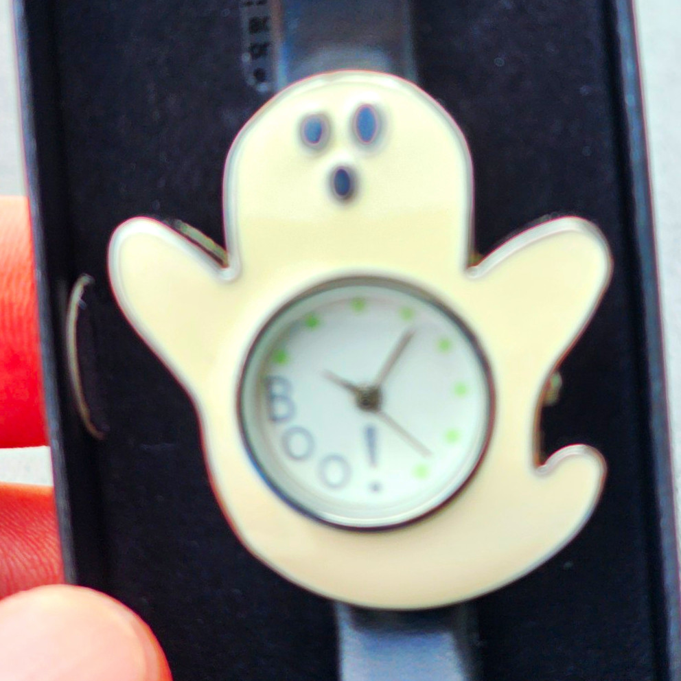 Ghost Halloween Novelty Quartz Analog Wristwatch Black Plastic Strap White Dial