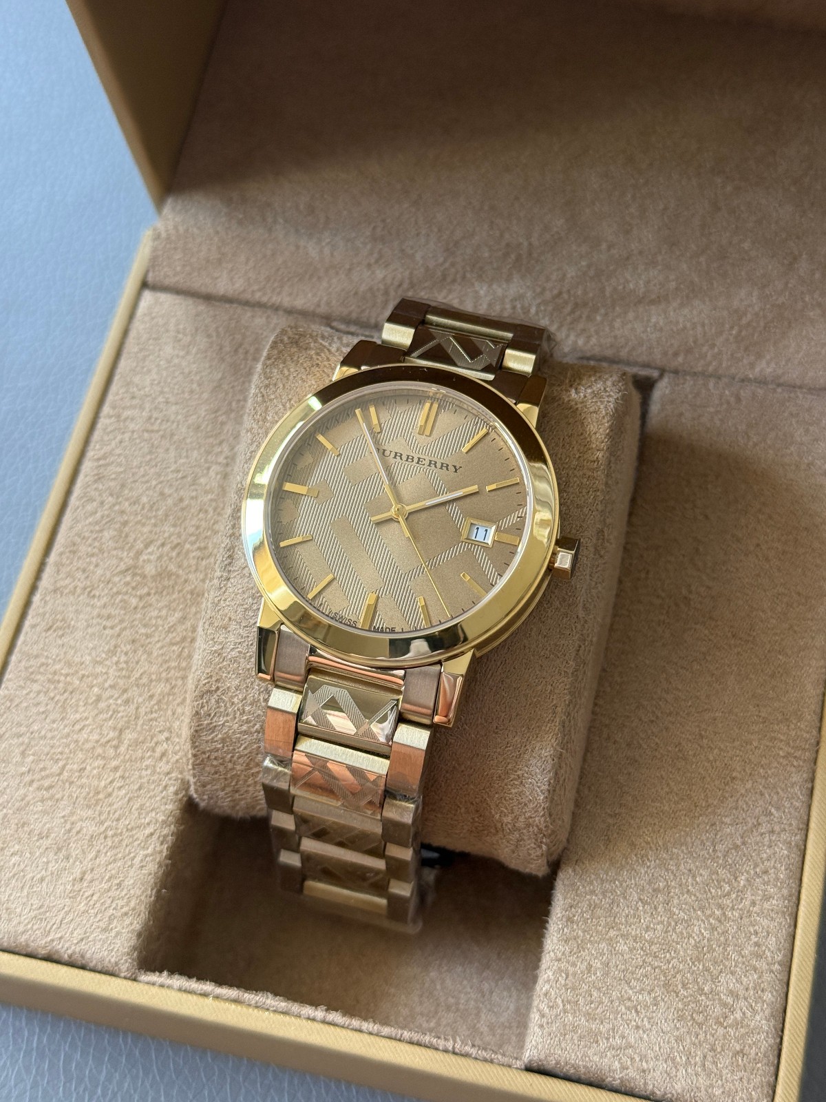 Burberry The City BU9038 Gold Tone Stainless Steel 38 mm Unisex Watch