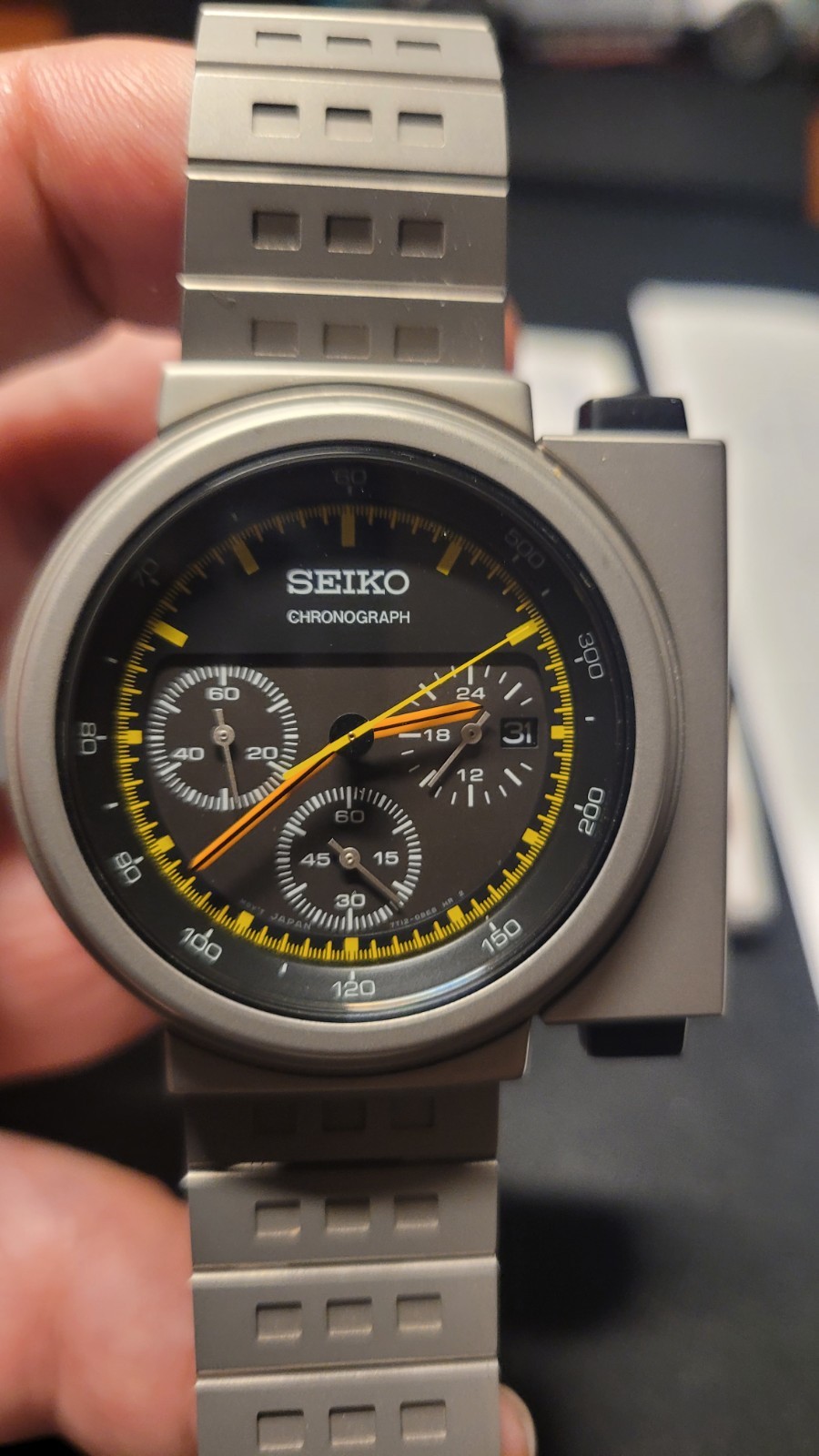 Seiko Giugiaro Design Quartz Chronograph 42mm SS Silver Bracelet Box Papers