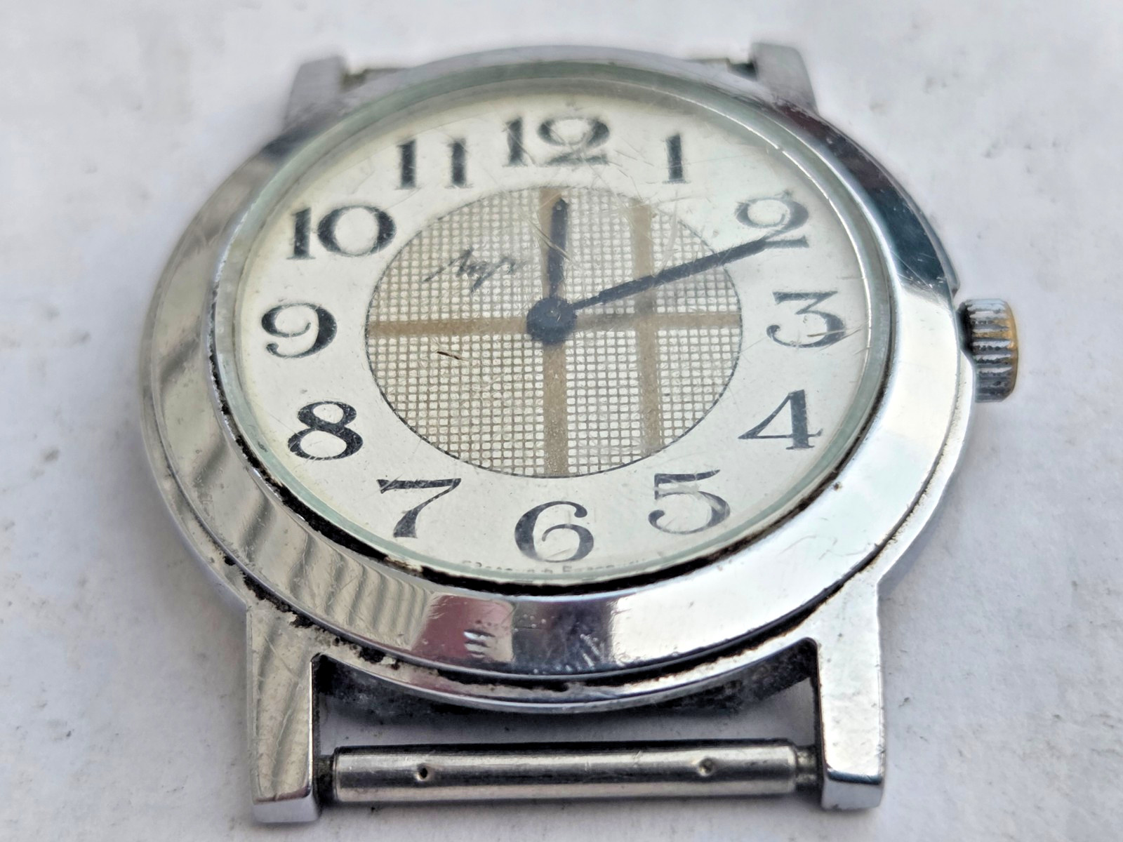Russian mechanical Wristwatch Watch Luch . Made in Belarus .