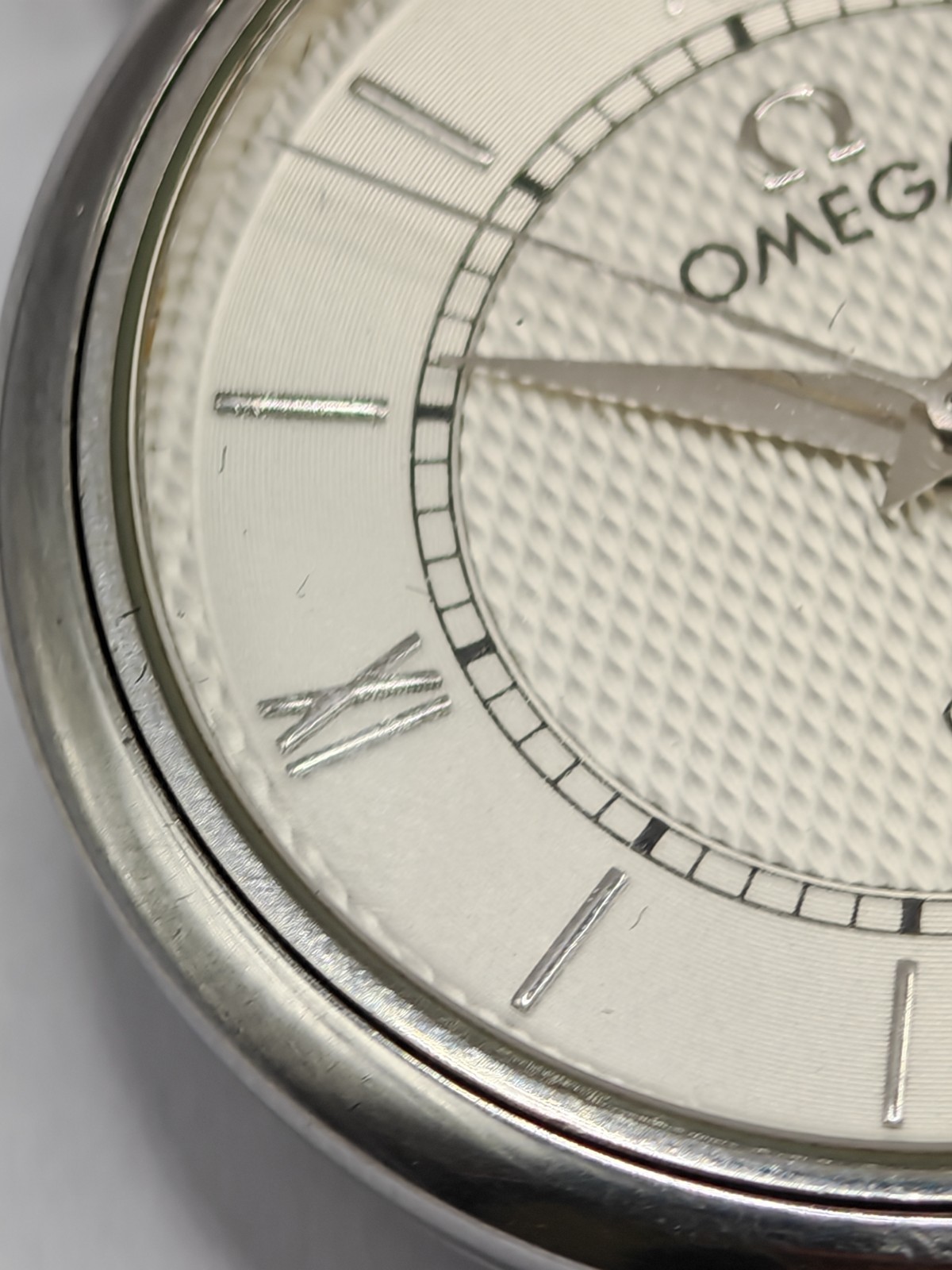 Omega De Ville Prestige White Hobnail Dial Mens Quartz Watch Stunning Condition