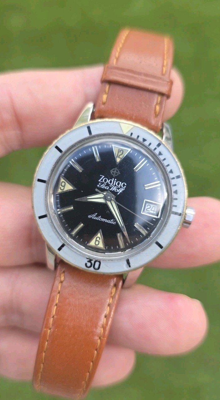 Vintage 1960’s ZODIAC Seawolf Bakelite Bezel Black Dial Automatic Men’s Watch
