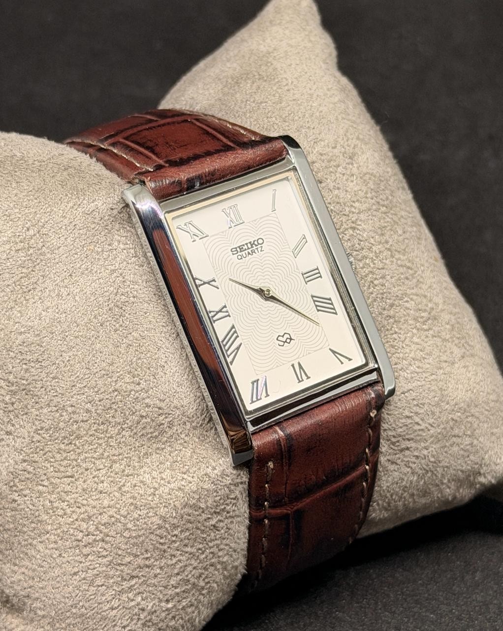 Vintage Rare Seiko Slim Quartz Men’s Wrist Watch With Free DDP Shipping
