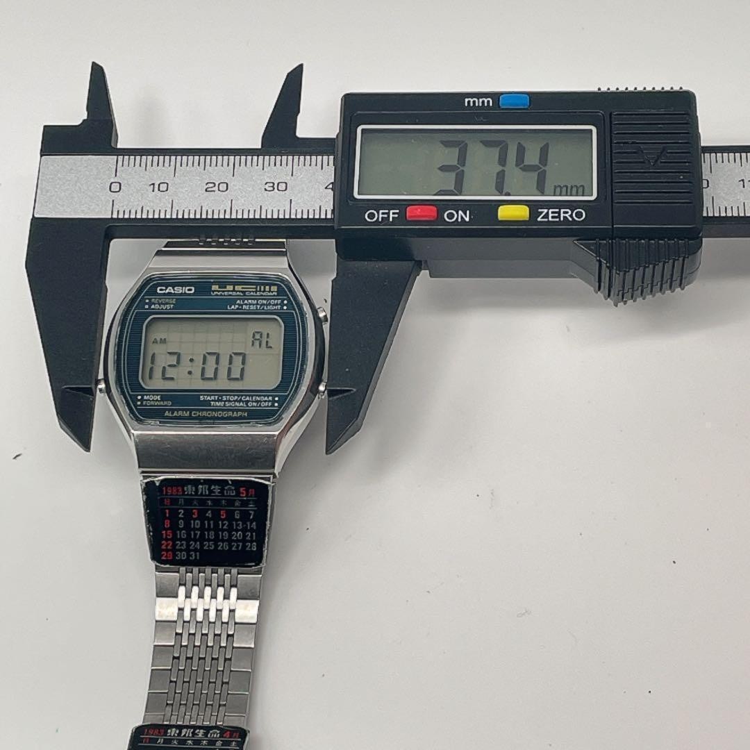 Casio 79CS-51 Universal Calendar Gold Vintage Digital Watch Japan 07694