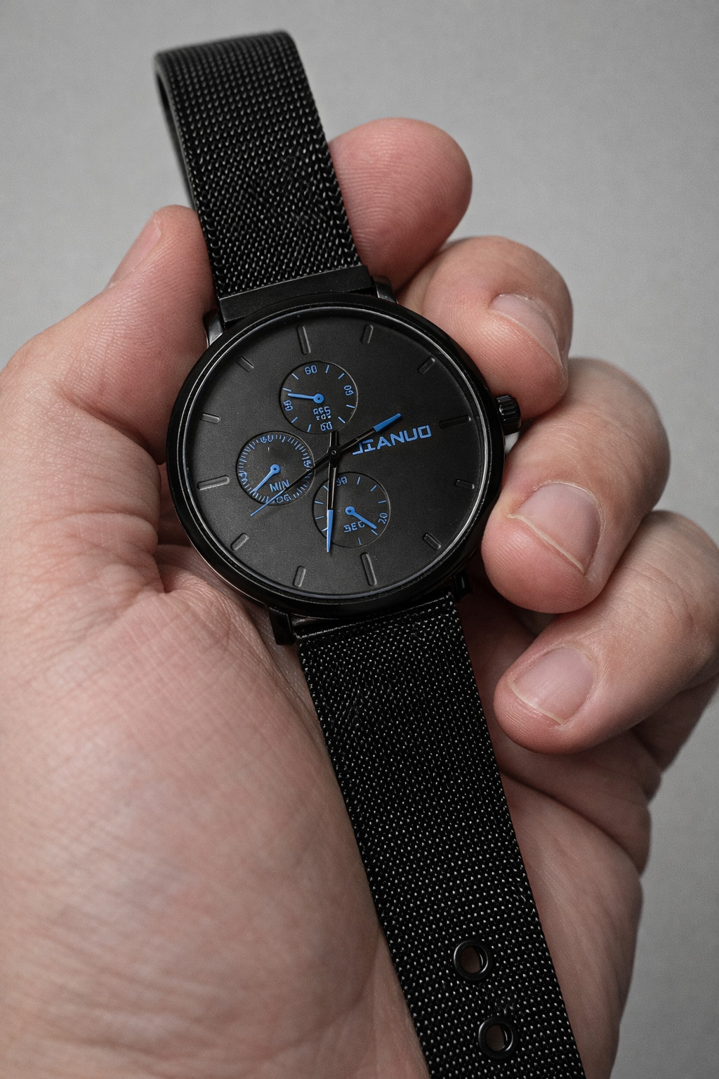 Men’s Black Stainless Steel Mesh Watch Blue Dial Minimalist Luxury Quartz Watch
