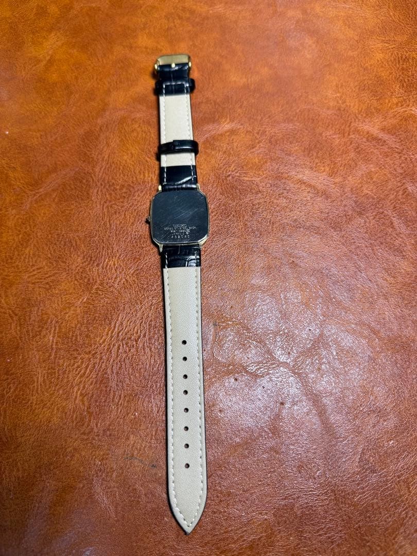 SEIKO Dolce 9521-5220 Quartz Mens Watch Gold Rectangular 1984 New Battery Japan