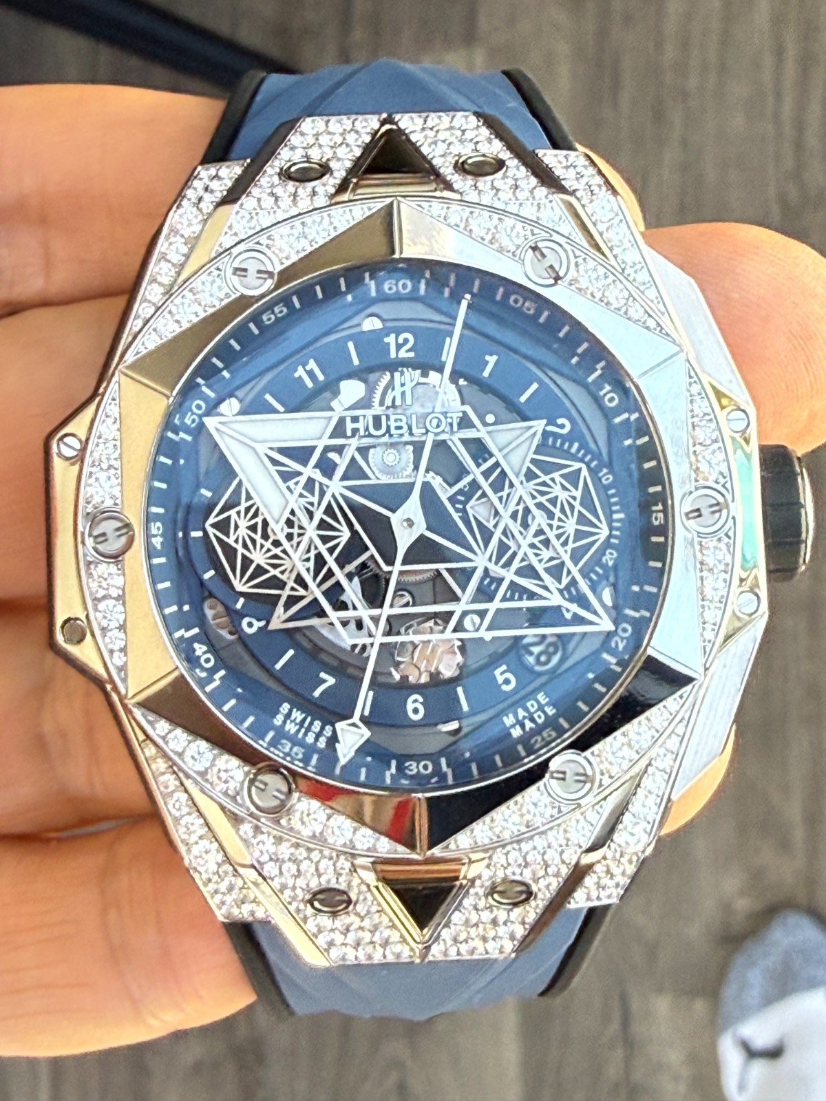 Hublot Big Bang Unico Sang Bleu II Watch – 172 Diamonds [Mint Condition]
