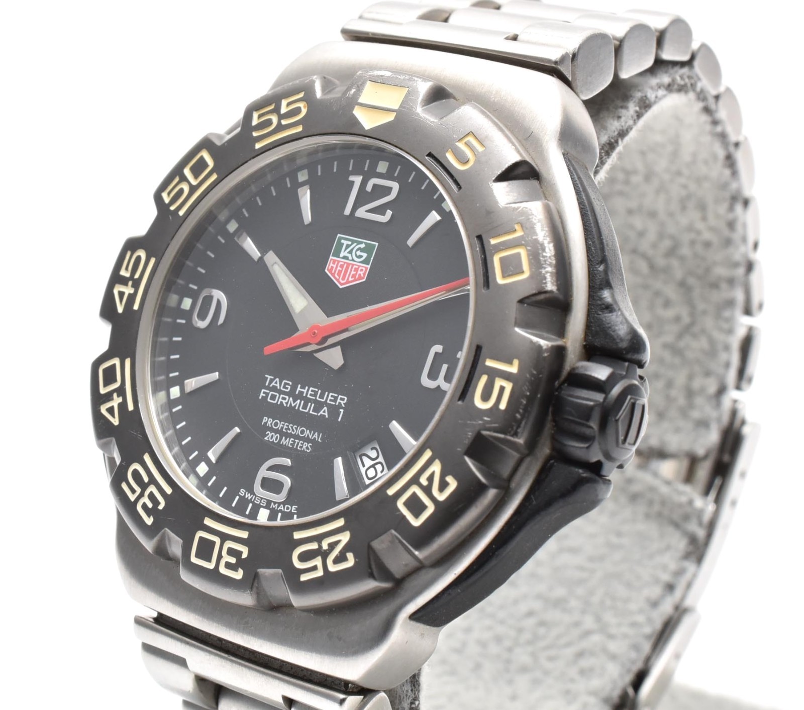 [Box] TAG Heuer Formula 1 WAC1110 Black Dial 39mm Men’s Quartz Watch JAPAN