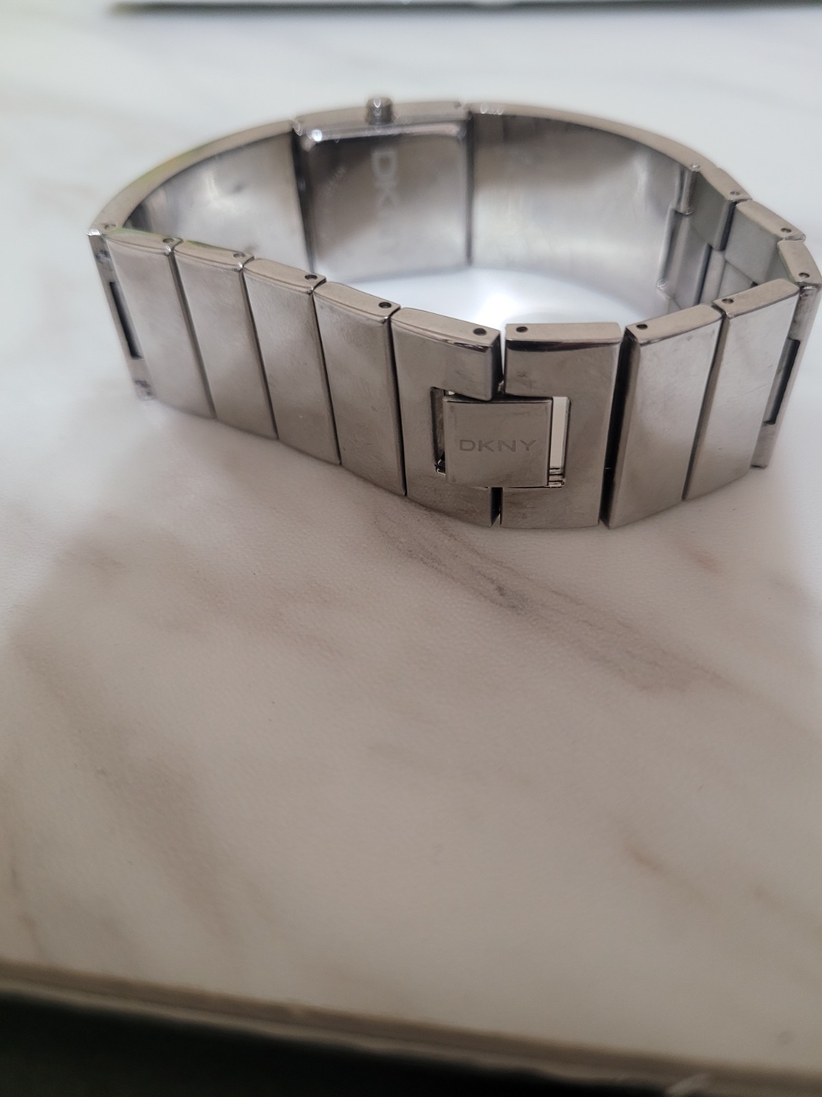 Women’s DKNY 17mm Watch Silver Tone Mesh Band New Excellent Condition