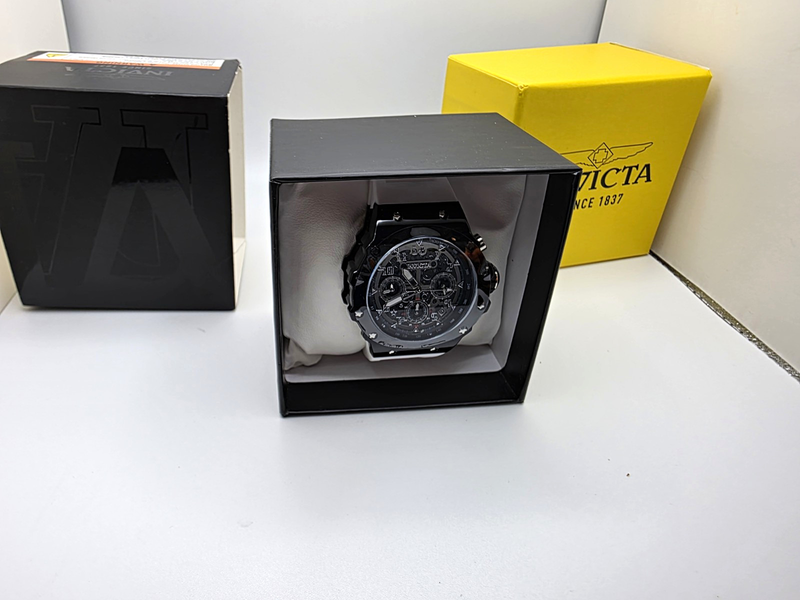 Invicta Reserve Bolt Zeus Black White Chronograph Watch New In Box Silicone