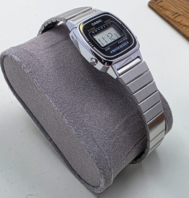 Casio LA670WA-1 Women’s Vintage Digital Watch Silver Stainless Steel Band New