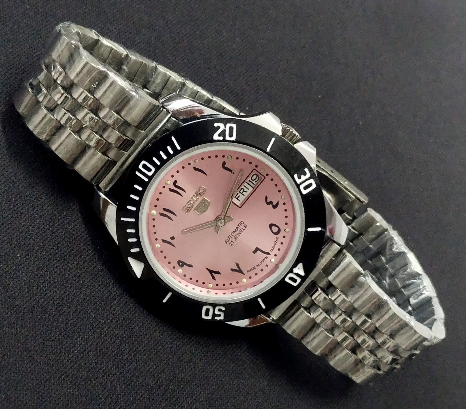 Vintage Seiko 5 Automatic Men’s Watch Pink Dial Arabic Numbers Working Perfectly