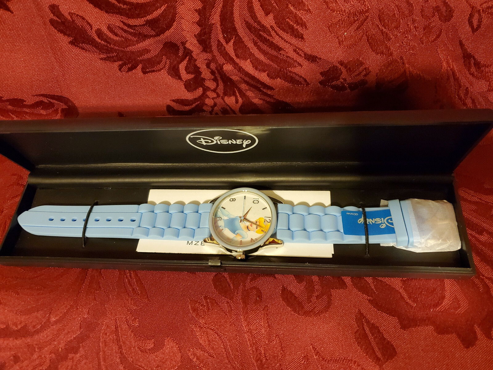 ONE Disney Silicone Strap Wrist-Watch in Individual Box *YOU CHOOSE CHARACTER *