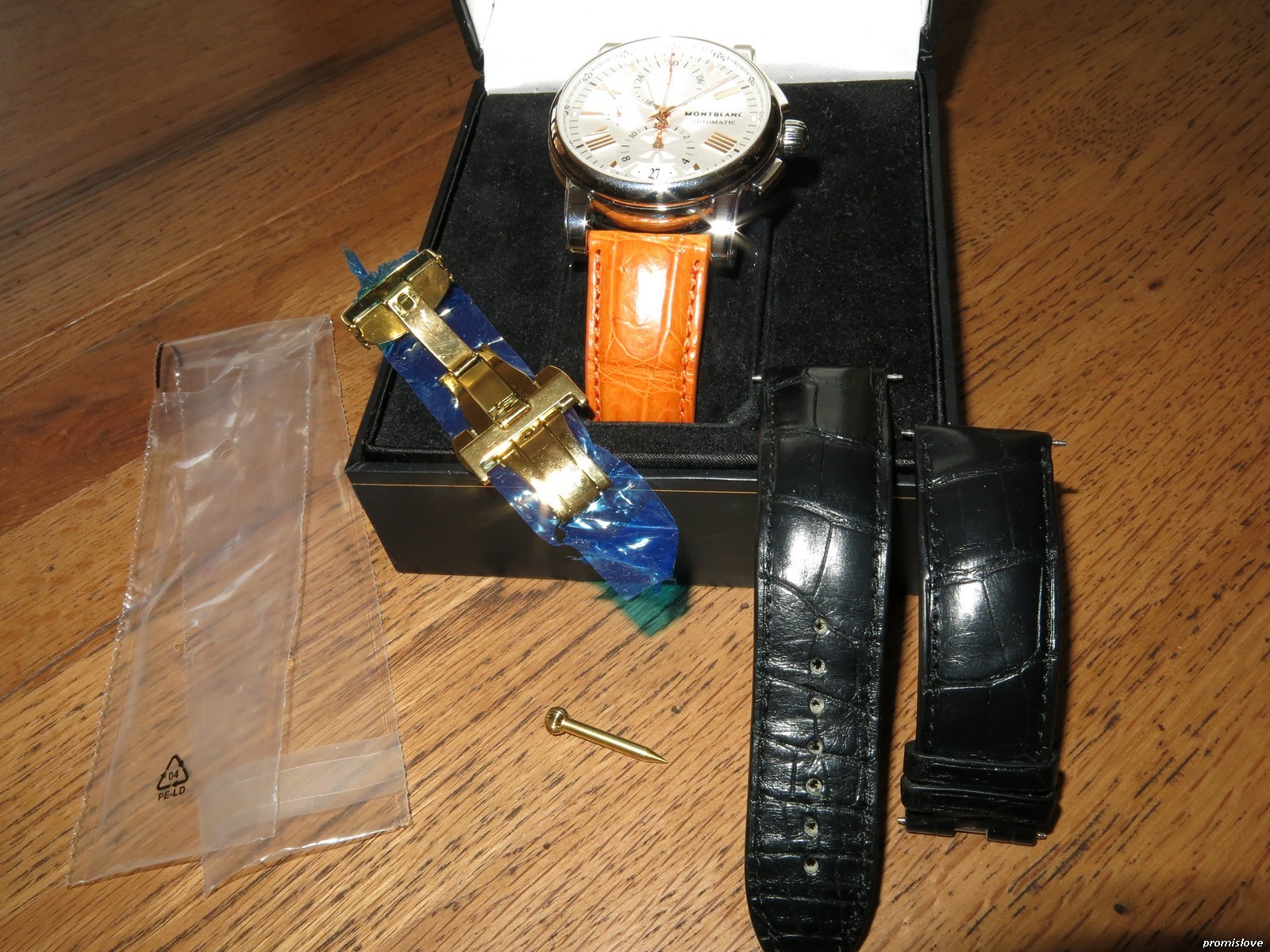 MONTBLANC MEISTERSTUCK 4810 CHRONOGRAPH 43mm GOLD AUTOMATIC MEN WATCH BOX EXTRAS
