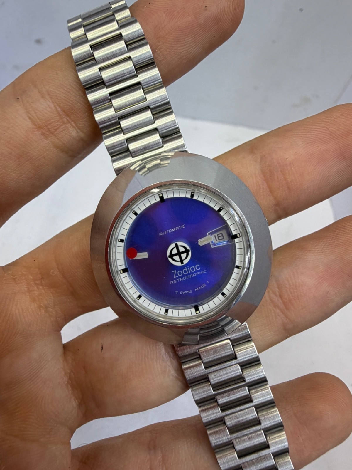 Incredible ladies mint condition Zodiac astrographic mystery dial