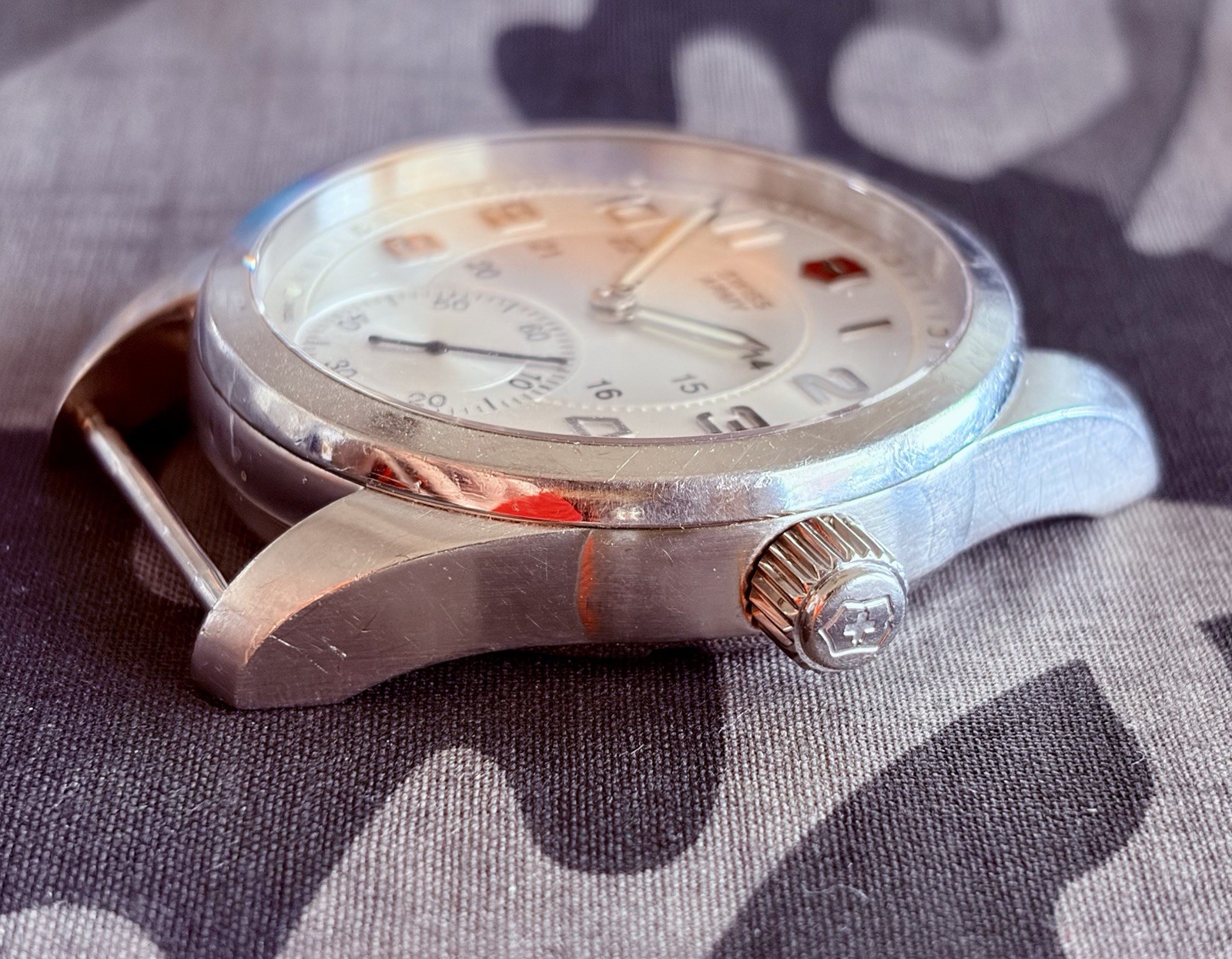 Victorinox Swiss Army Ambassador XL 45 mm manual wind WR 100m
