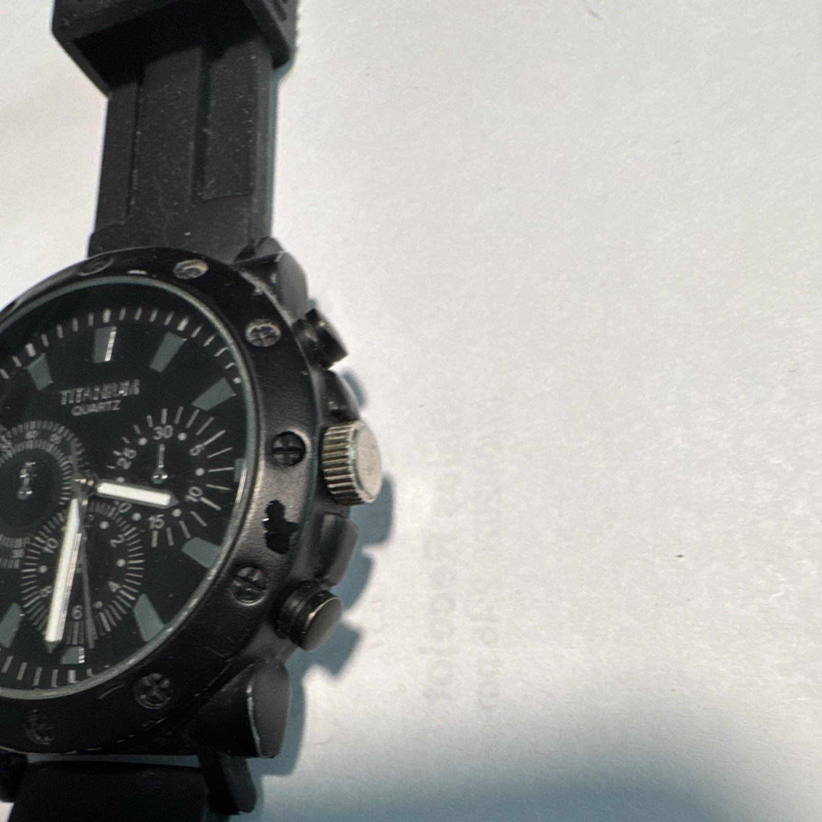 Titanium Quartz Men’s Chronograph Quartz Analog 45mm Black Dial Rubber Strap