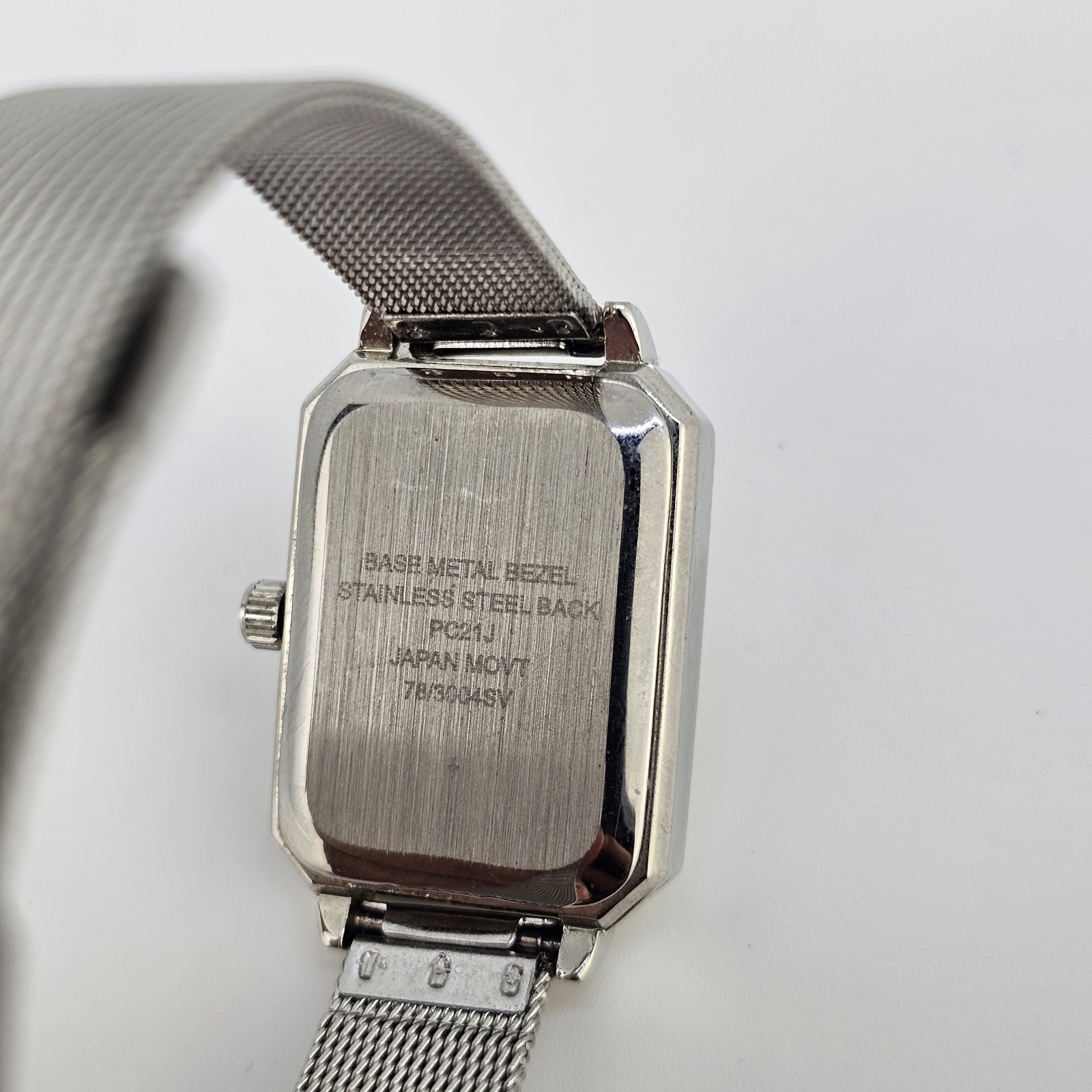 23MM Watch Women Analog Gray Dial Gray Mesh Bands NEW Battery