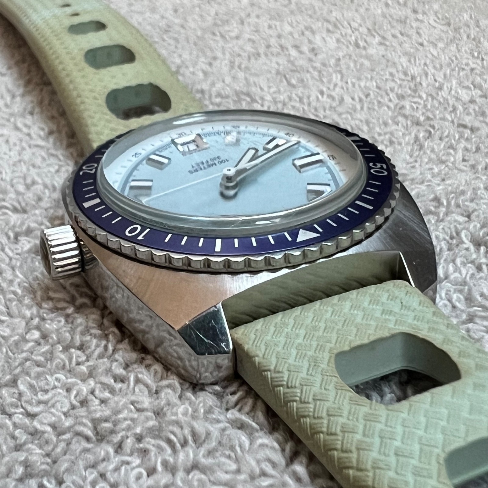 Zodiac Seadragon ZO2230 Skindiver Watch Blue Bazel Blue Dial Swiss Made 100M