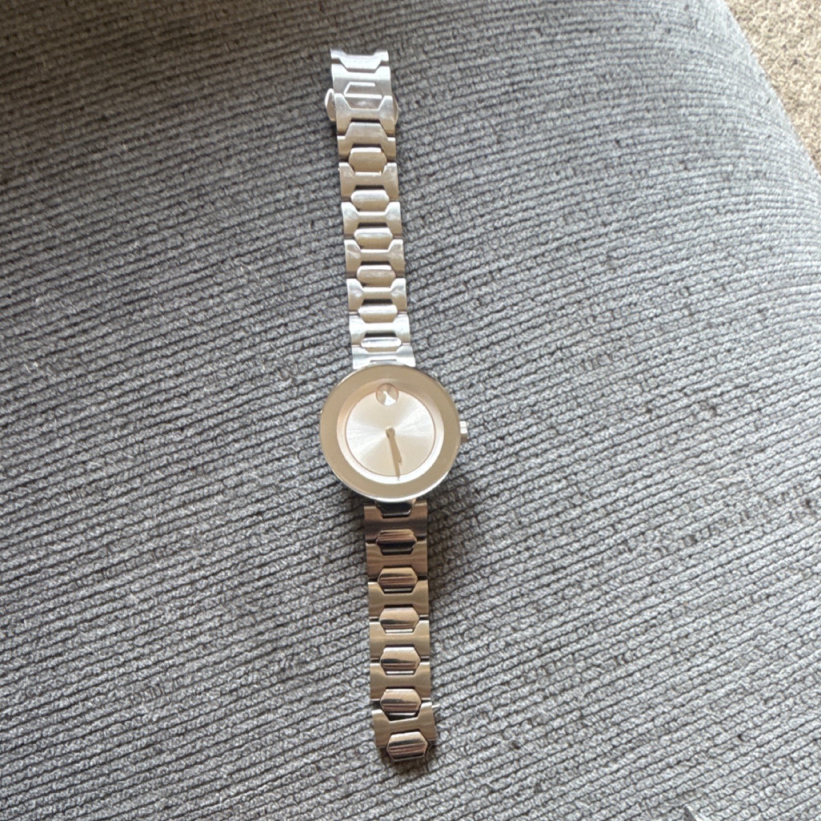 Movado Silver Analog Dress Watch Bracelet Metal Band No Hour Marks