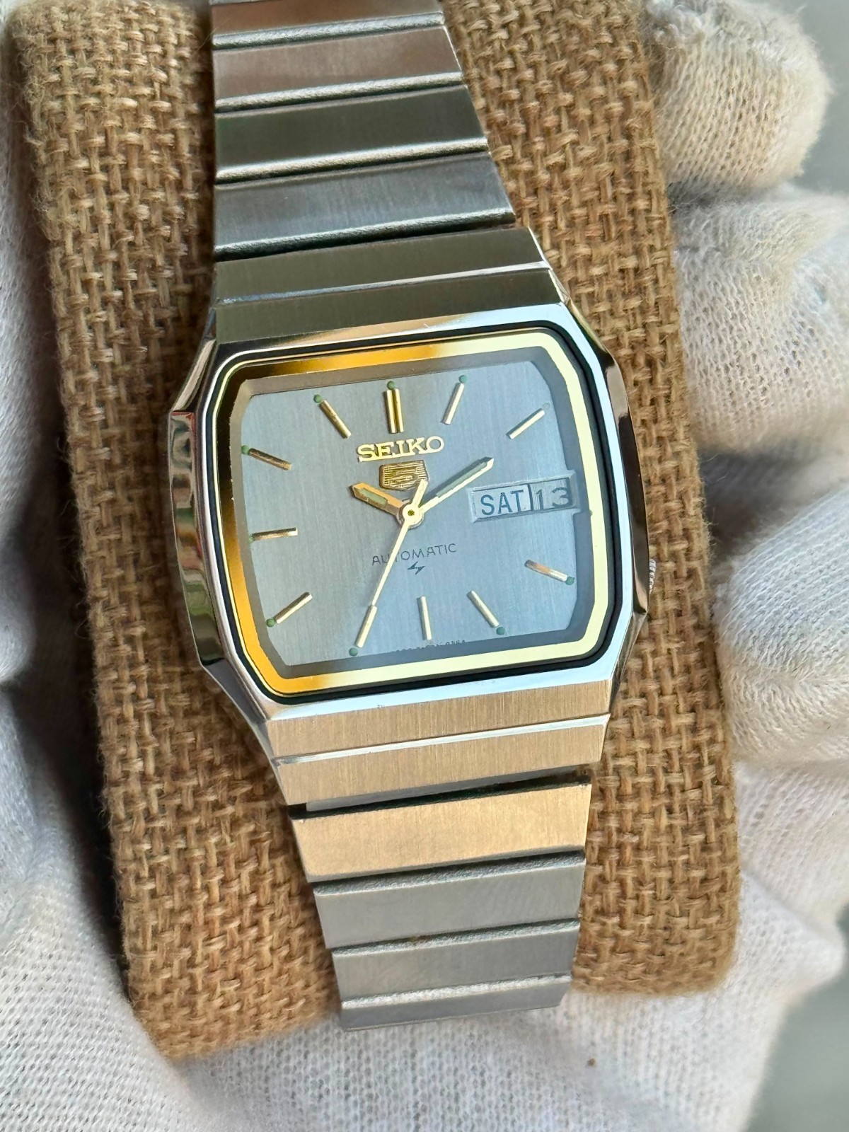 Seiko 5 Automatic Vintage Men’s Watch Silver Sunburst Dial Day Date Stainless St