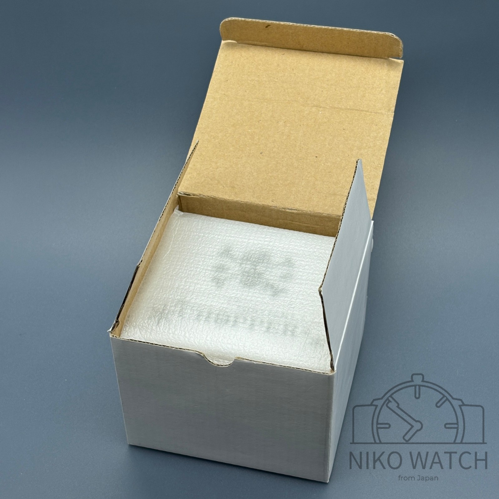 One Piece Chopper Watch Sakura no Kioku Premium Collection Japan LTD [Excellent]