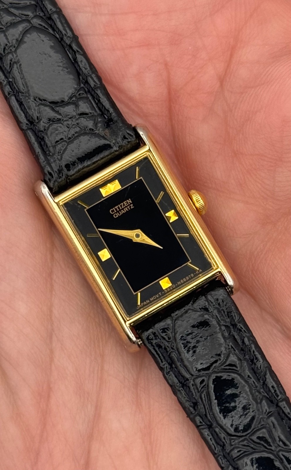 1988 Vintage Citizen Women’s Black Sector Dial Tank Watch – 5930 Quartz – RUNS!