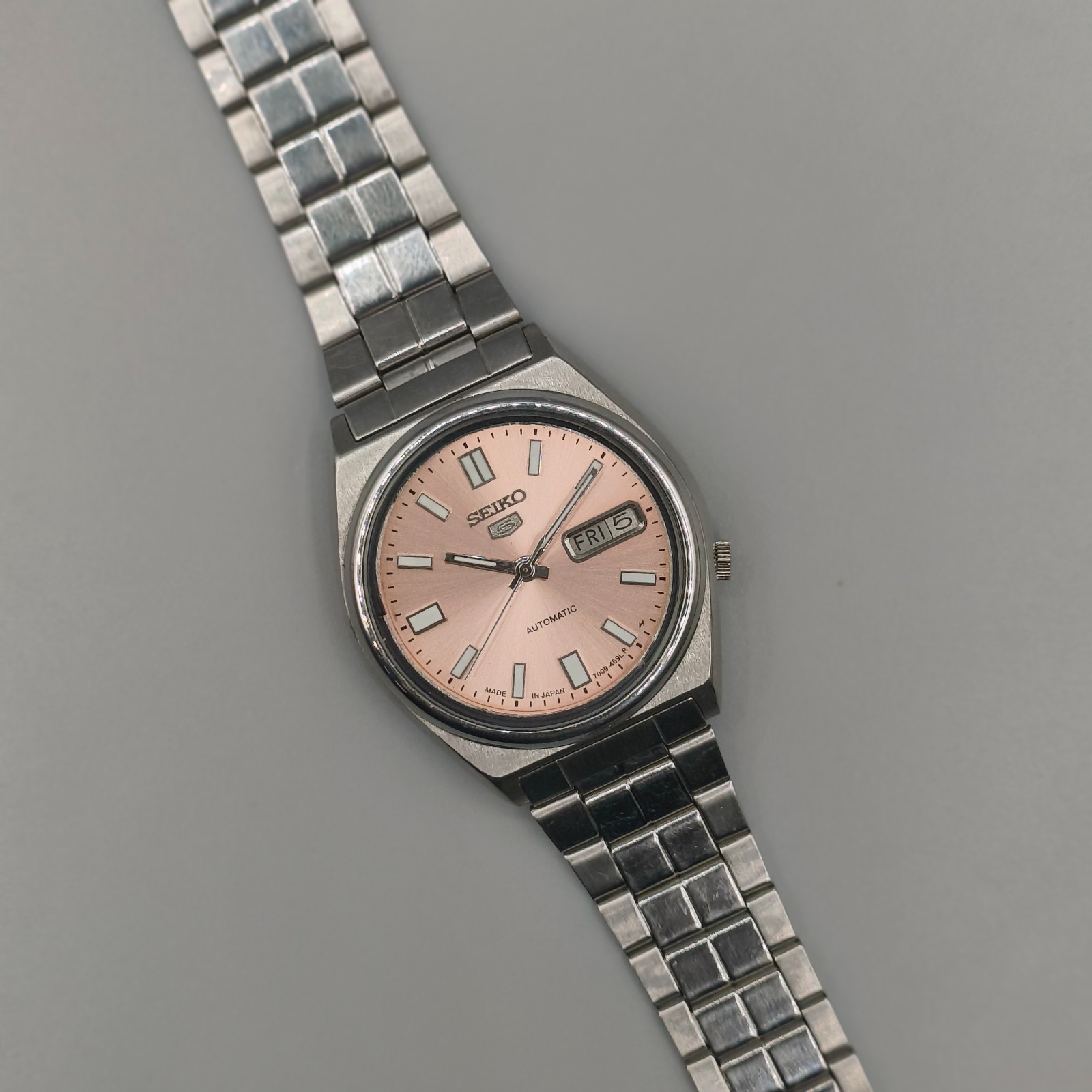Vintage Seiko 5 Automatic 7009 Mens Watch Light Orange Dial 37 mm Day Date Japan