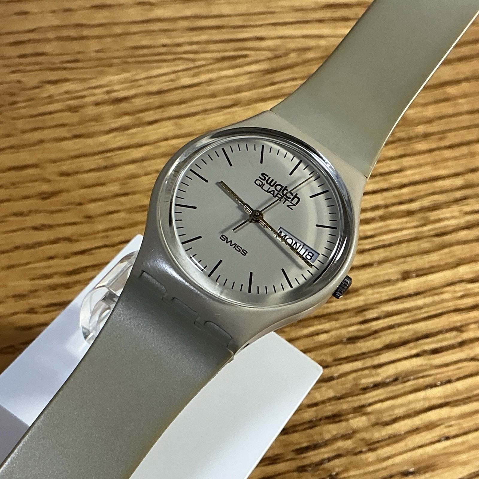 GT702 – 1983 – TAN – FIRST YEAR OF SWATCH – 34mm