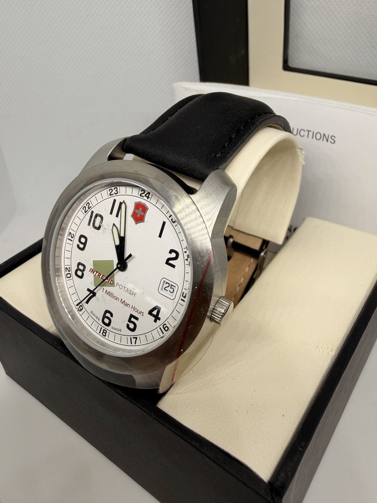 Victorinox Swiss Army Quartz White Dial Arabic Date Black Leather 100m